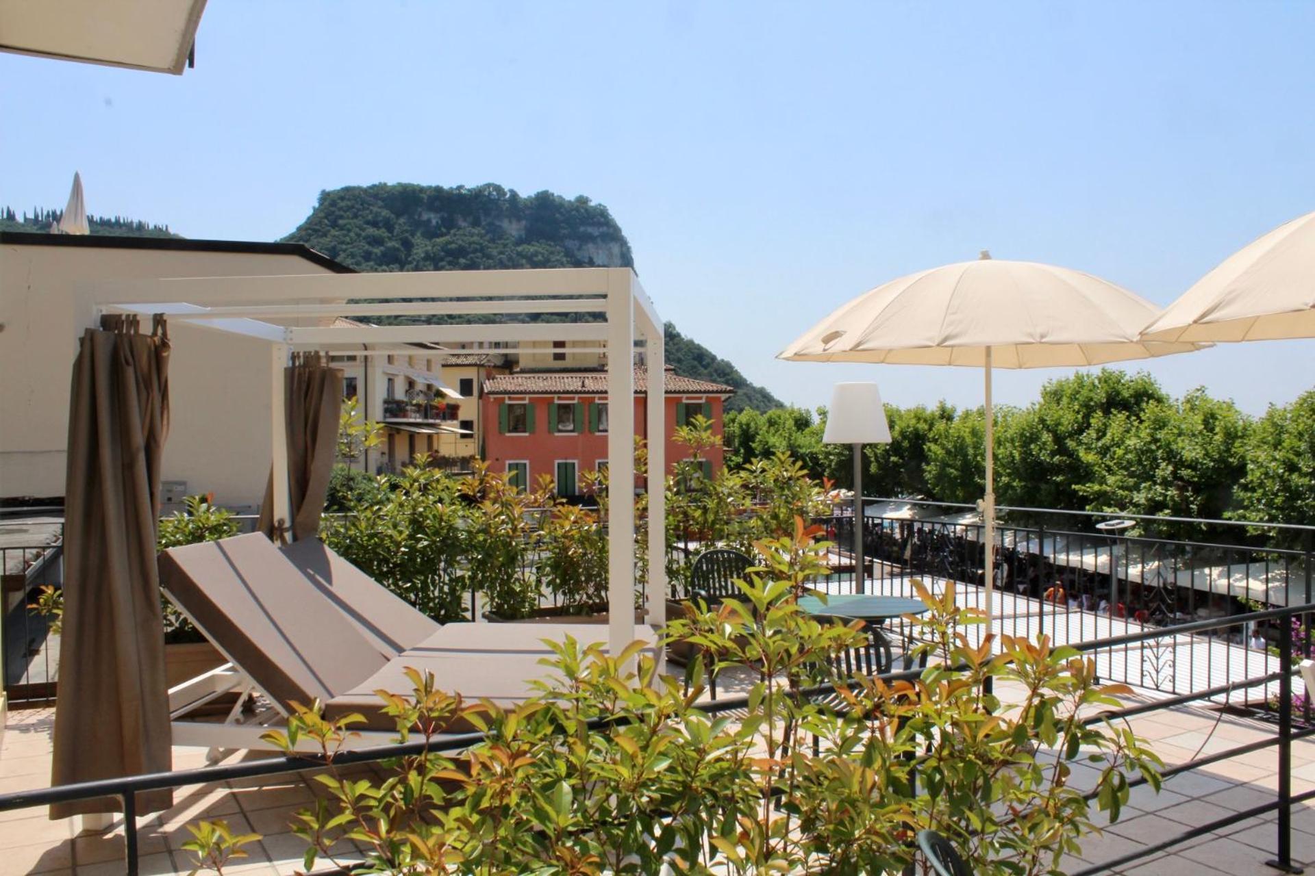 Hotel Tre Corone Garda  Eksteriør billede