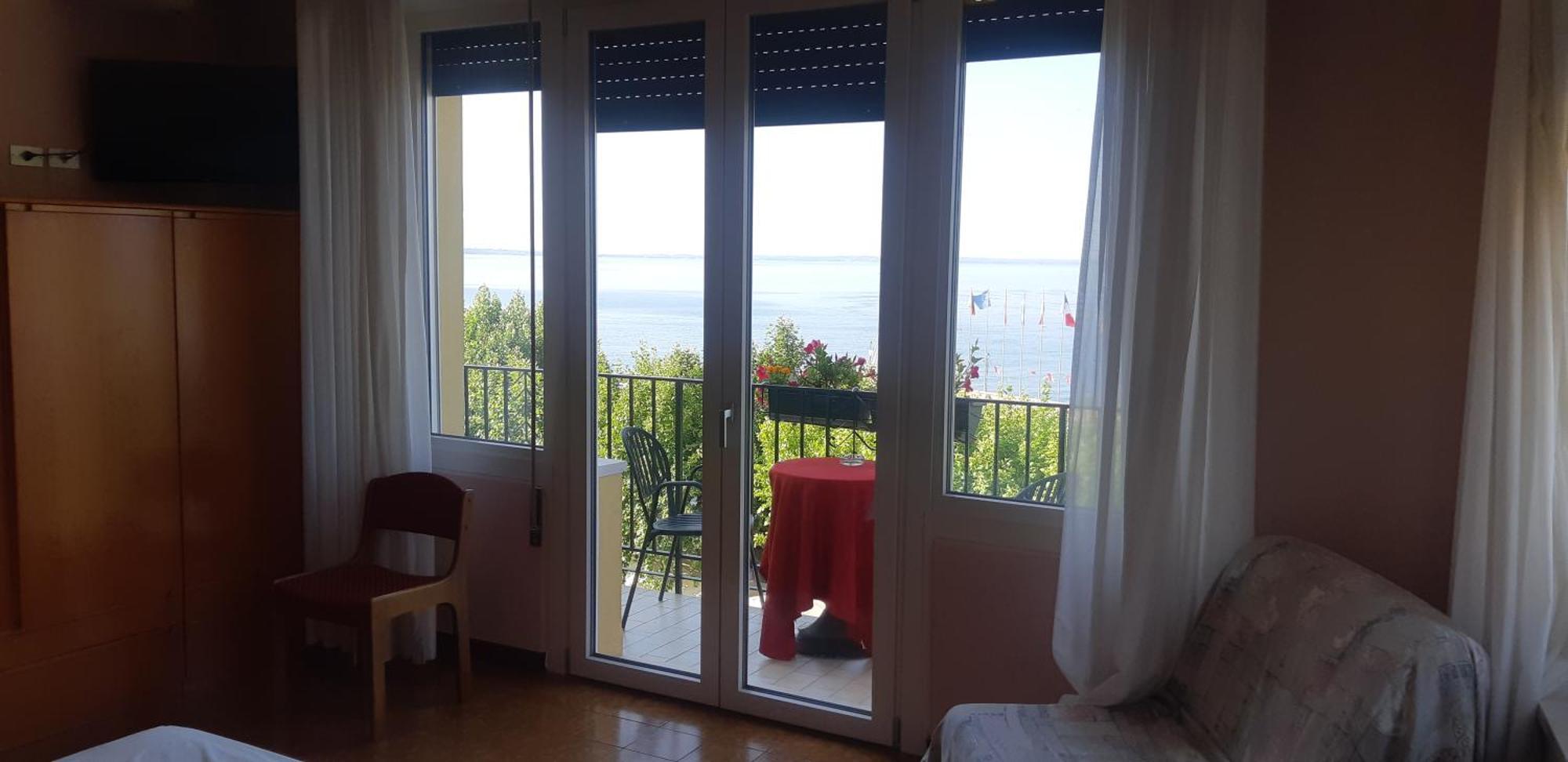 Hotel Tre Corone Garda  Eksteriør billede