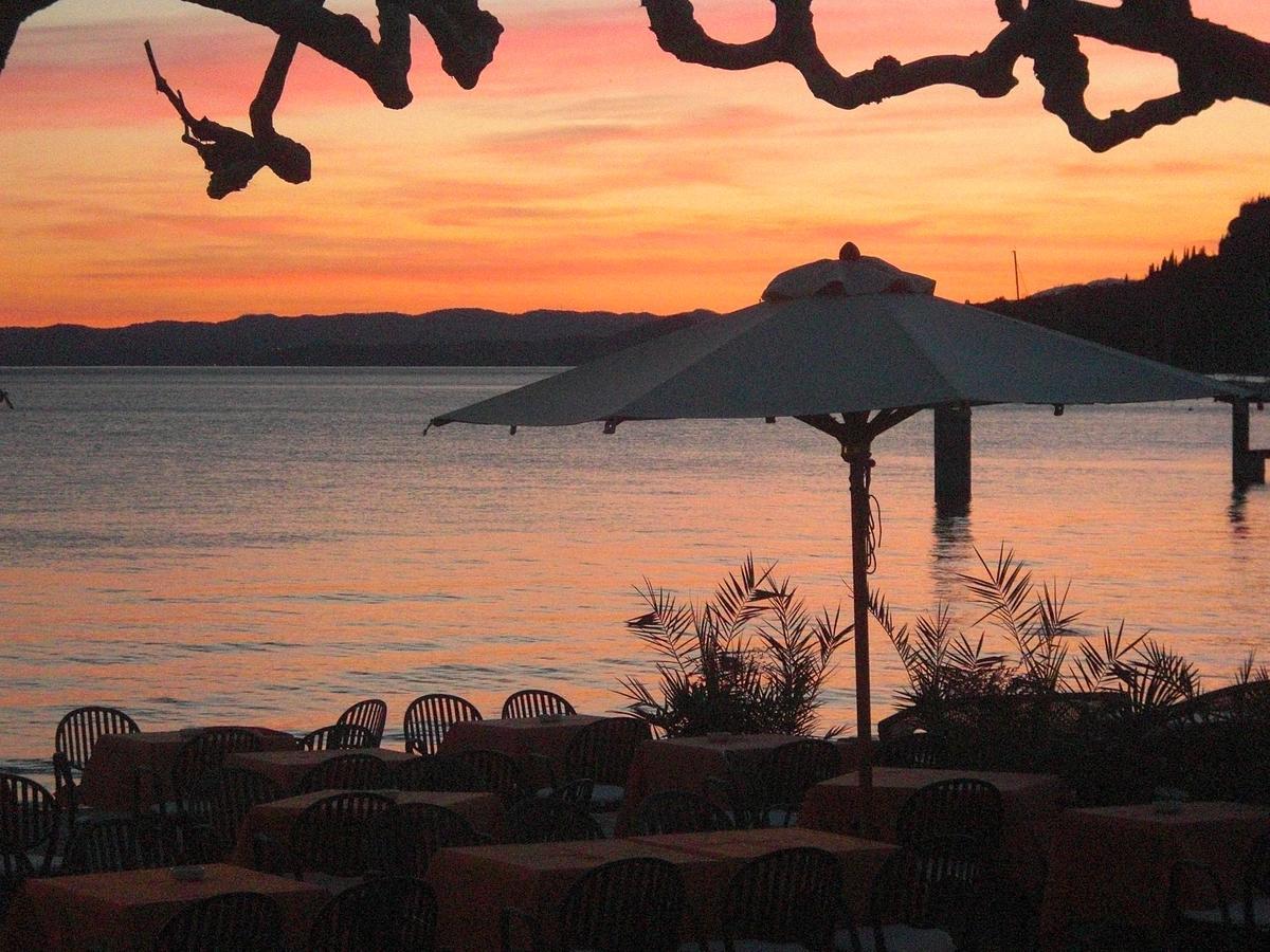 Hotel Tre Corone Garda  Eksteriør billede